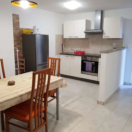 Natali Apartment